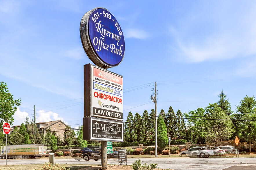 More Photos Of 501 Johnson Ferry Rd, Marietta Office For Sale