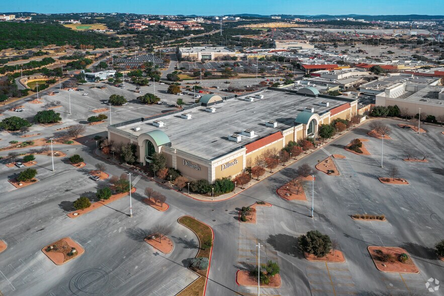 More Photos Of 15900 La Cantera Pky, San Antonio Unknown For Lease