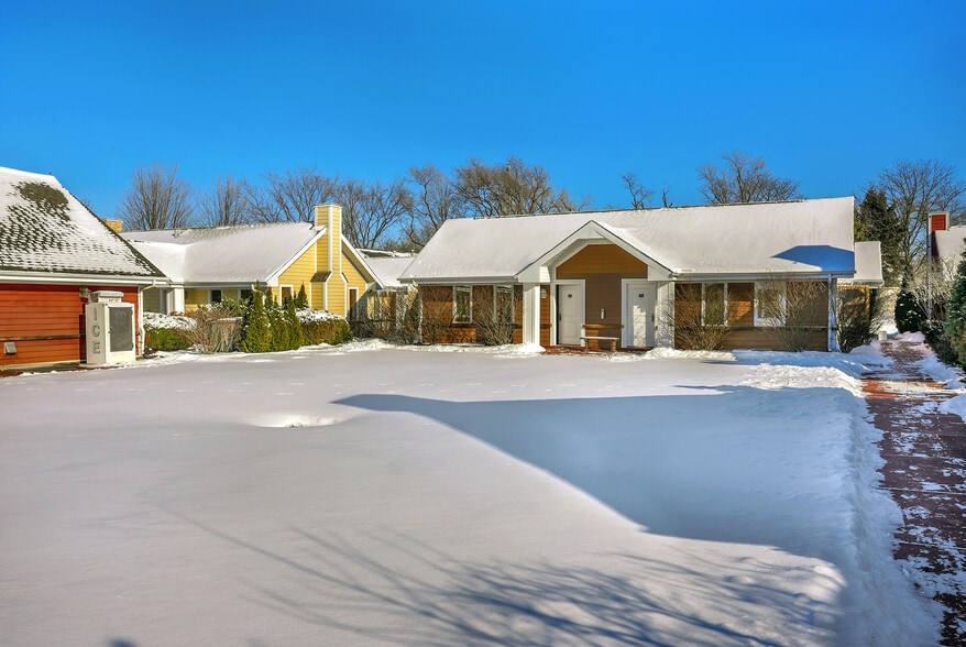 More Photos Of 16W621 S Frontage Rd, Willowbrook Hotel For Sale