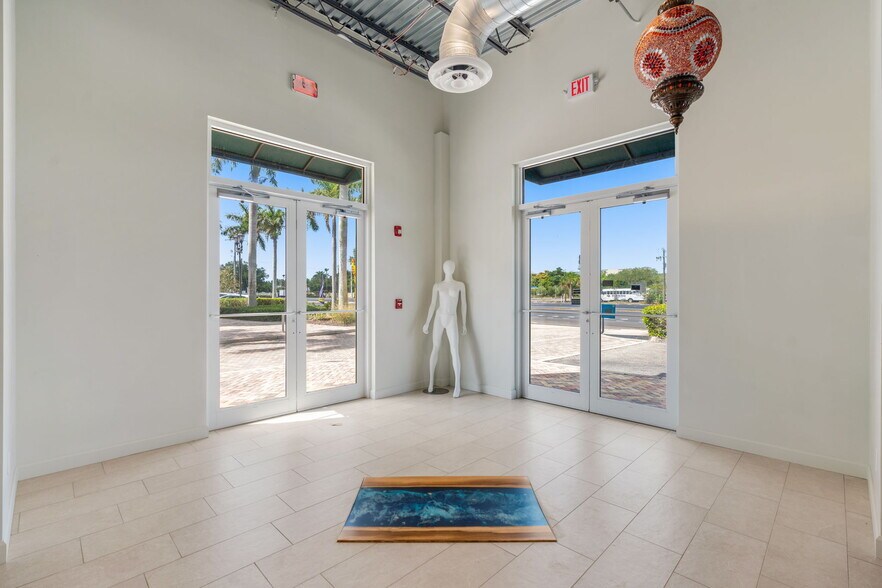 More Photos Of 3976 Destination Dr, Osprey Storefront For Sale