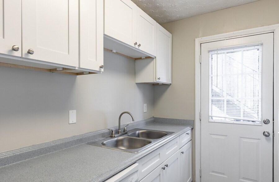 More Photos Of 235 Sycamore Dr, Athens Apartments For Sale