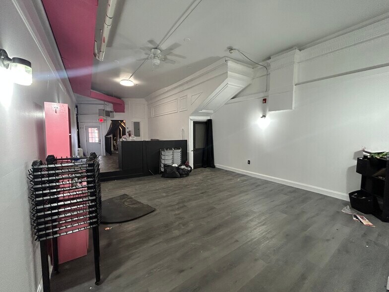 More Photos Of 522 Market st, Chester General Retail For Lease