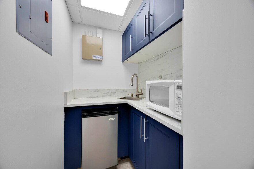 More Photos Of 706 S Dixie Hwy, Coral Gables Office Residential For Lease