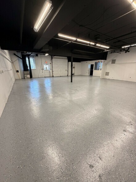 More Photos Of 11 Front St, Weymouth Office Residential For Lease