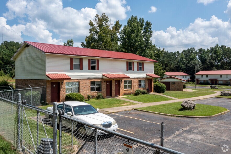 More Photos Of 1500 N Archusa Ave, Quitman Apartments For Sale