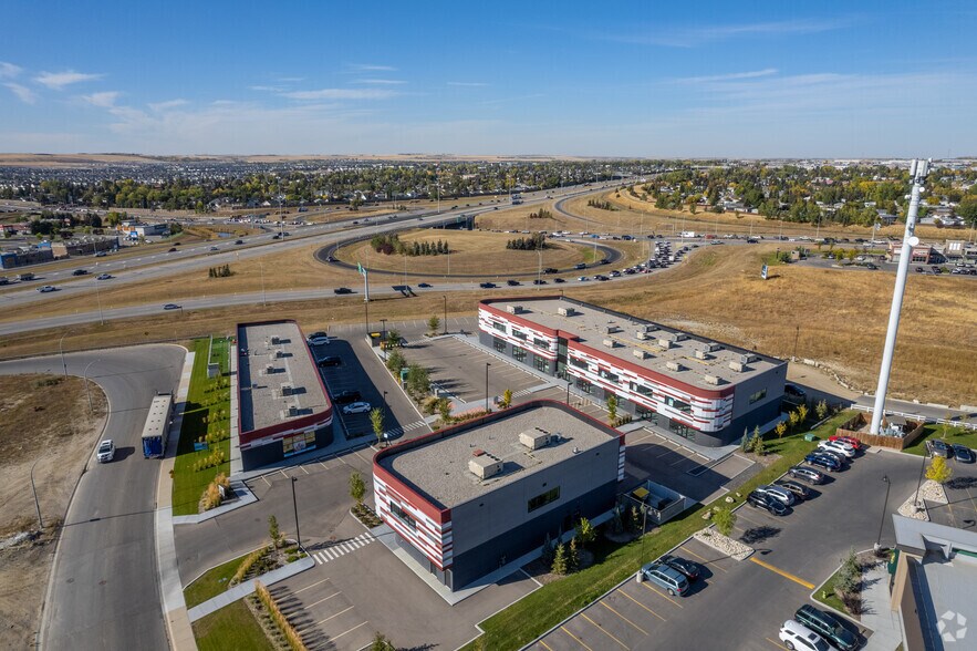 More Photos Of 28 Kingsview Rd SE, Airdrie Medical For Sale