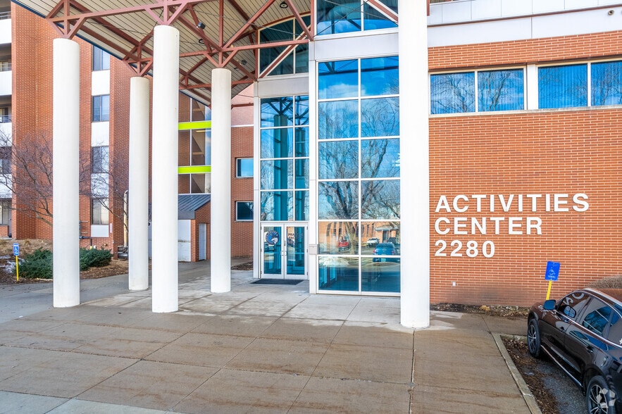 More Photos Of 2280 Bell Ave, Des Moines Sports And Entertainment For Sale