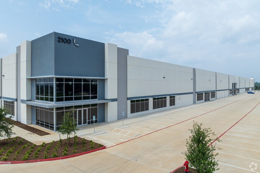 Primary Photo Of 2100 Chisholm Trail Rd, Round Rock Distribution For Lease