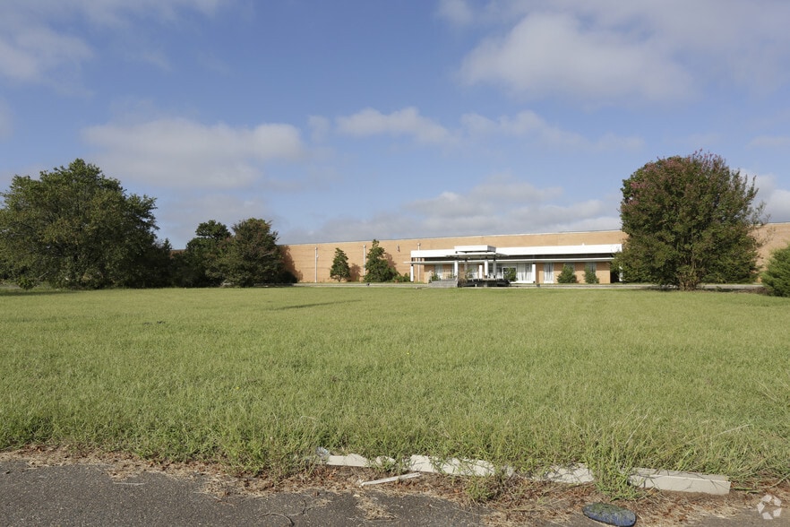 More Photos Of 1649 Pearman Dairy Rd, Anderson Warehouse For Lease