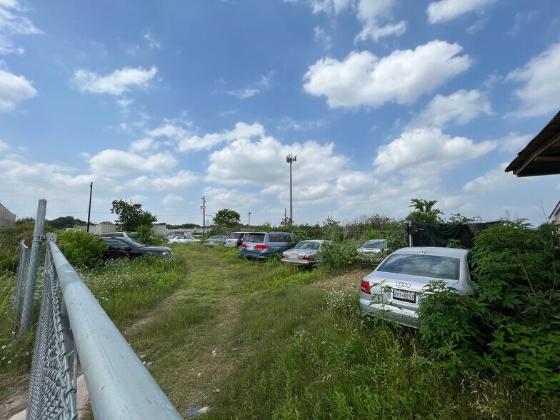 More Photos Of 1710 FM 528 Rd, Webster Auto Repair For Lease