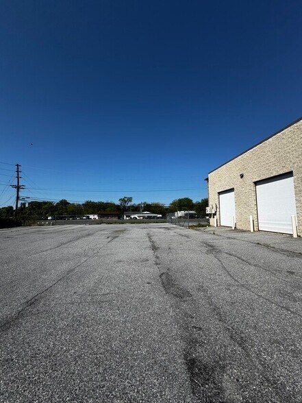 More Photos Of 4214 North Point Blvd SE, Dundalk Warehouse For Lease