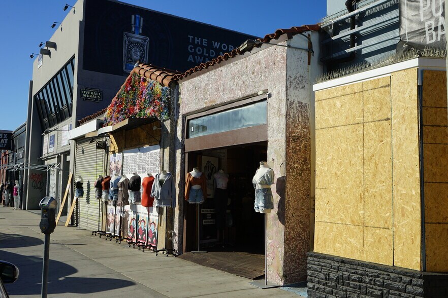 More Photos Of 7515-7517 Melrose Ave, Los Angeles Storefront For Lease
