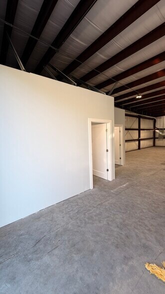 More Photos Of 4557 Savannah Hwy, Ravenel Light Manufacturing For Lease