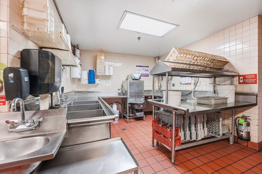 More Photos Of 2305 Wilmington Rd, New Castle Restaurant For Sale