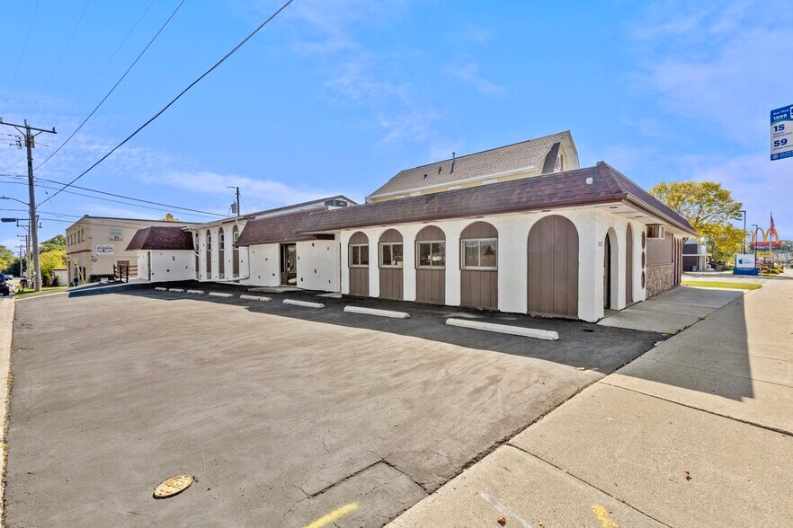 More Photos Of 2703 S Chicago Ave, South Milwaukee General Retail For Sale