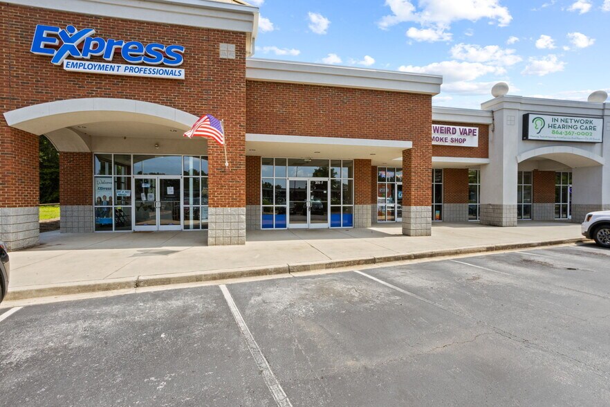 More Photos Of 3016 N Main St, Anderson Storefront Retail Office For Lease