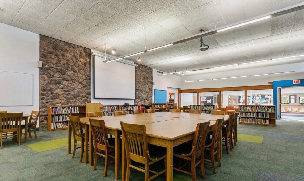 More Photos Of 260 Boardman Rd, Poughkeepsie Schools For Lease