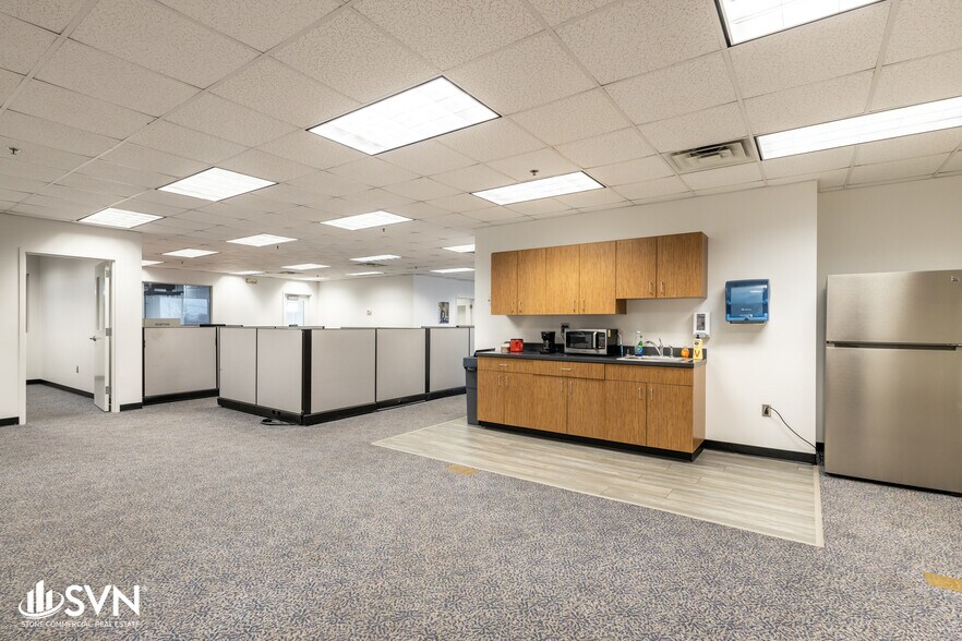 More Photos Of 2375 Fortune Dr, Lexington Manufacturing For Lease