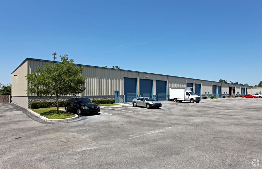 Primary Photo Of 1460 N Goldenrod Rd, Orlando Unknown For Lease