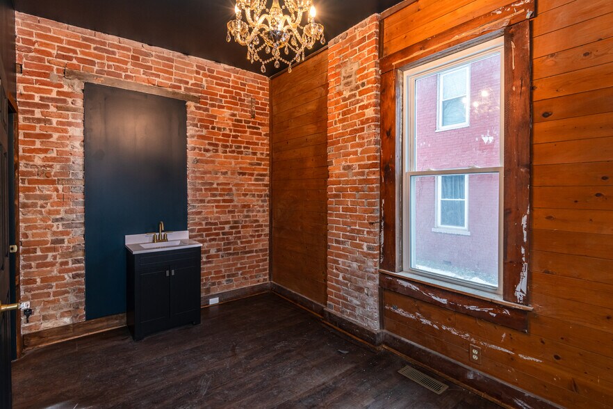 More Photos Of 1620 E 5th St, Dayton Flex For Sale