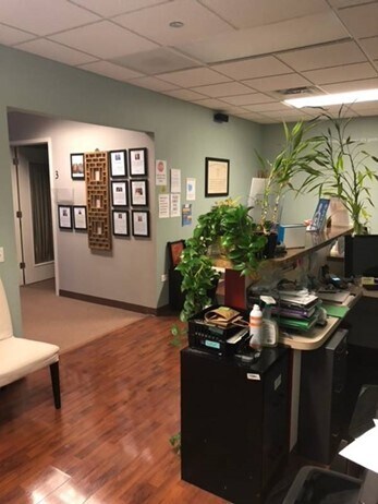 More Photos Of 932 N Wright St, Naperville Office For Lease