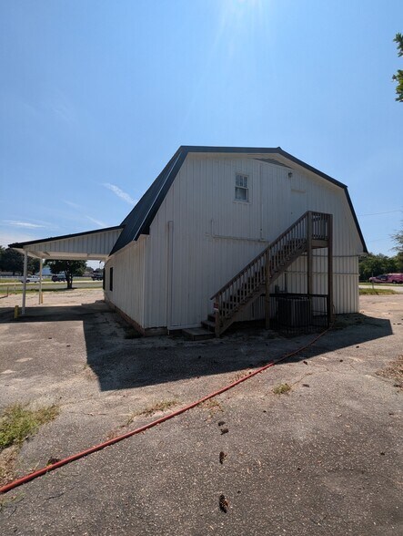 More Photos Of 1935 Gillespie St, Fayetteville Convenience Store For Sale