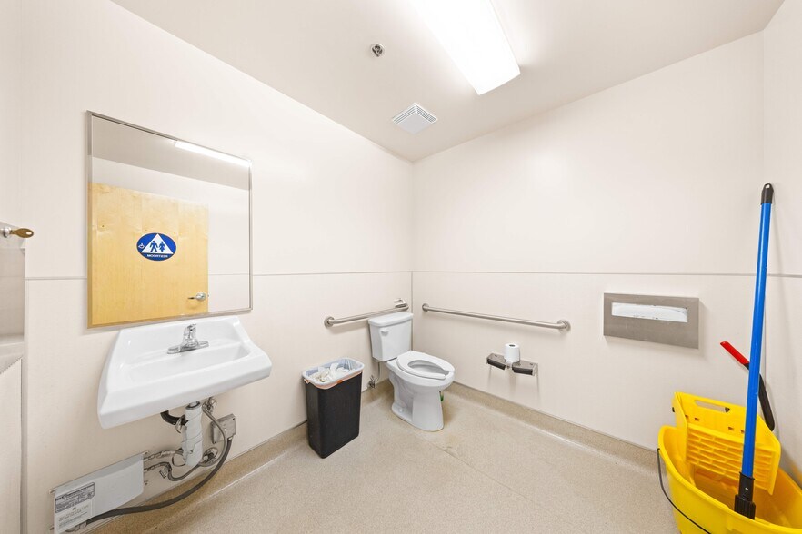 More Photos Of 1795 E Holt Blvd, Ontario Showroom For Sale