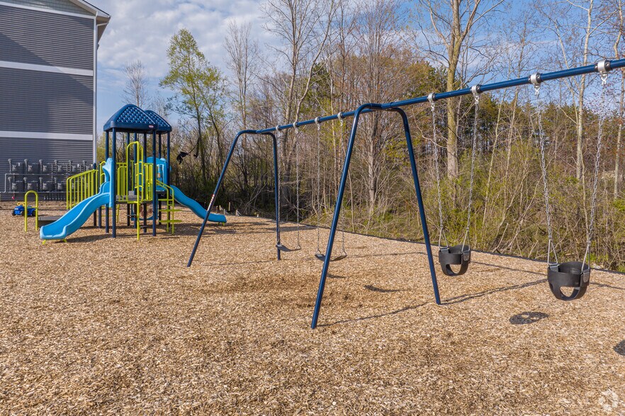 More Photos Of 2111 Heyboer Dr, Holland Apartments For Sale