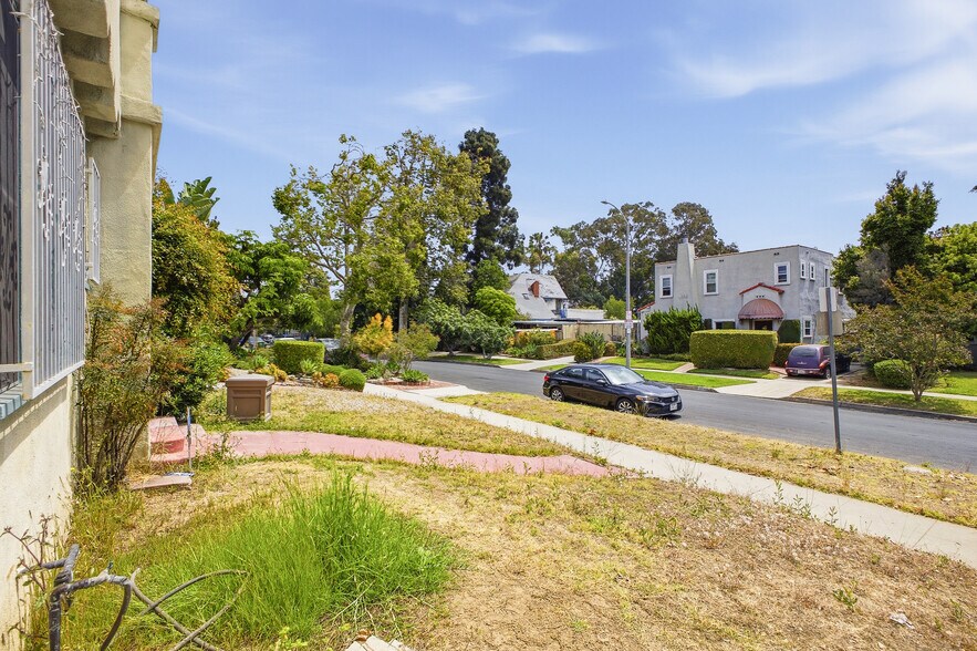 More Photos Of 1259 S Orange Dr, Los Angeles Apartments For Sale