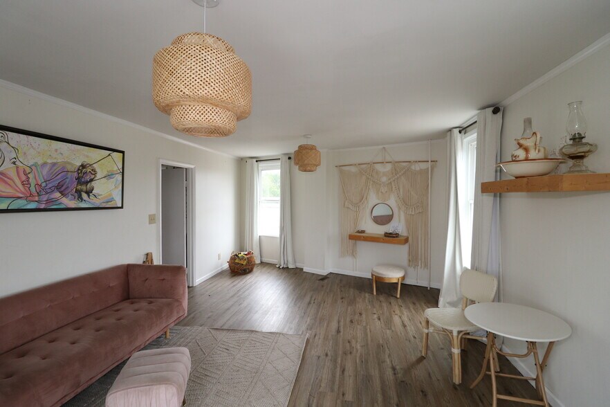 More Photos Of 139 S Broadway St, Blanchester Storefront Retail Residential For Sale