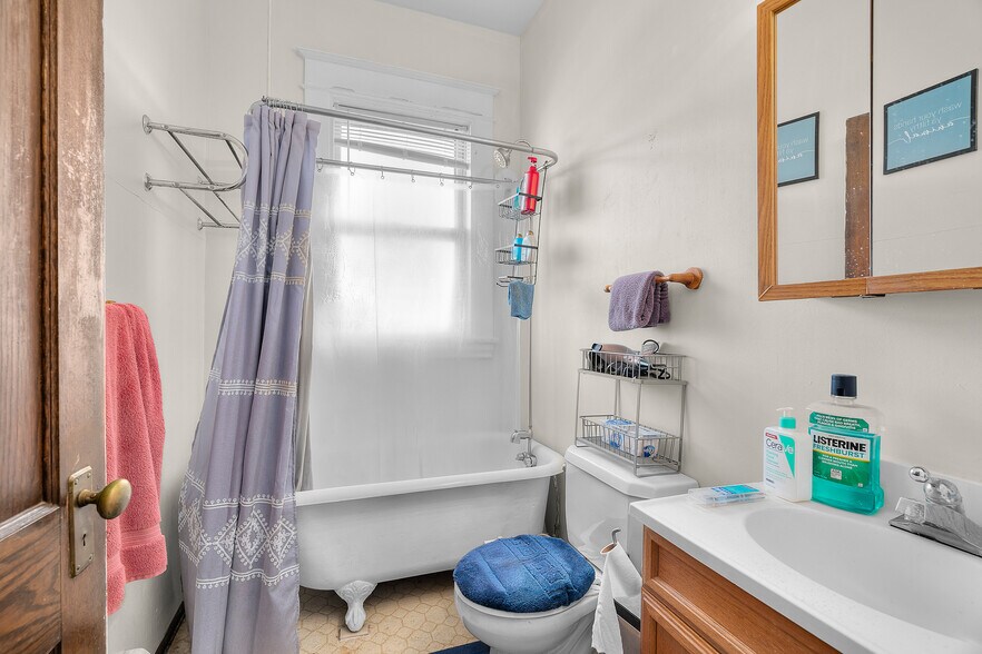 More Photos Of 583 Holly Ave, Saint Paul Apartments For Sale