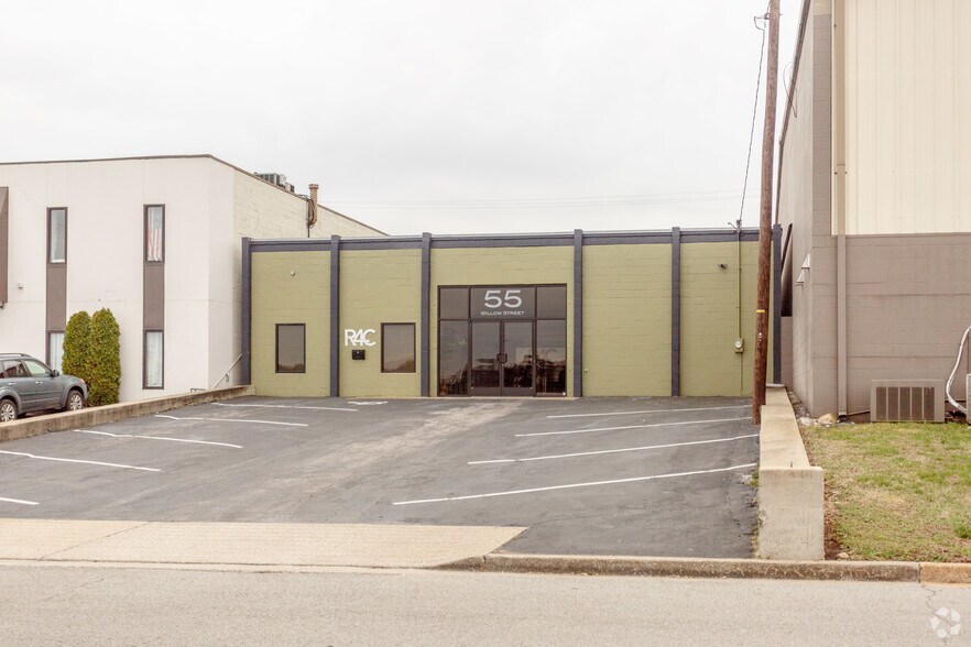 More Photos Of 55 Willow St, Nashville Office For Lease