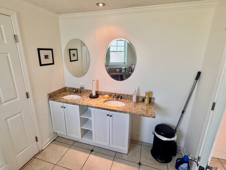 More Photos Of 4611 Ewell Rd, Fredericksburg Auto Dealership For Sale