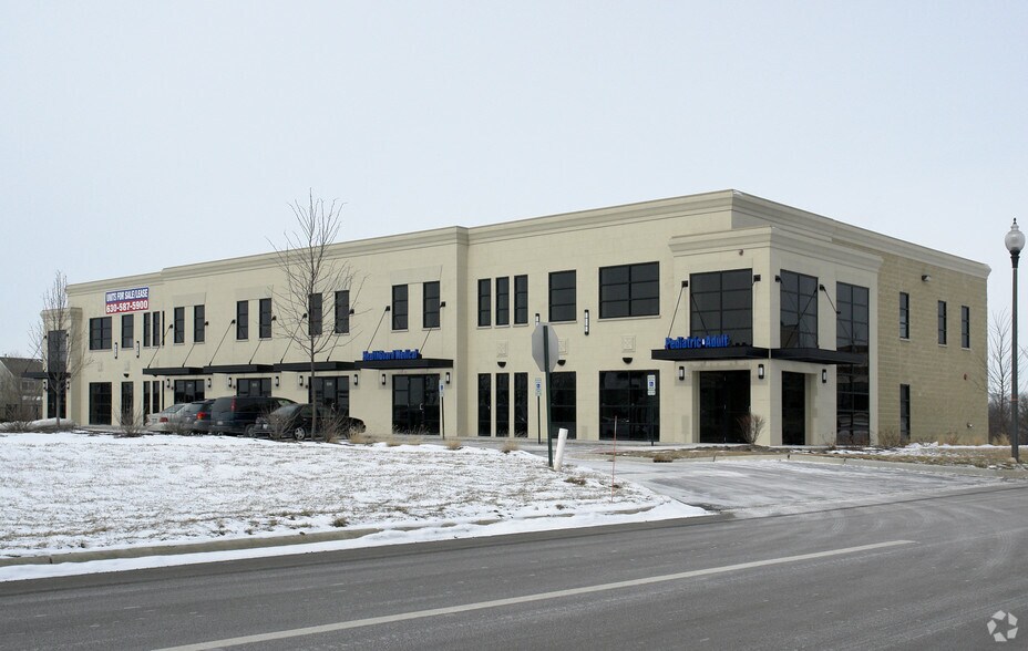 More Photos Of 1209-1213 Oak St, North Aurora Loft Creative Space For Sale