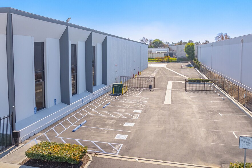 More Photos Of 1300 W Artesia Blvd, Compton Warehouse For Lease