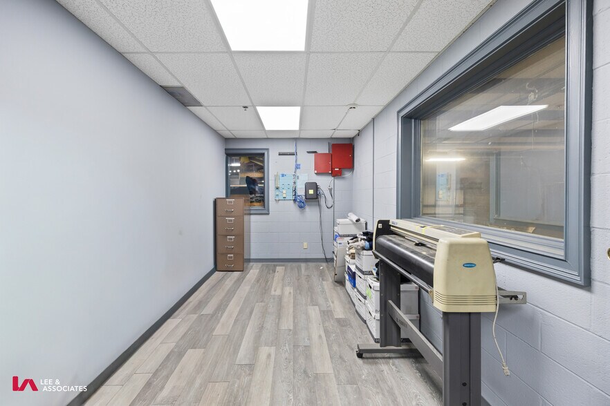 More Photos Of 4151 Industrial Park Dr, Norcross Warehouse For Lease