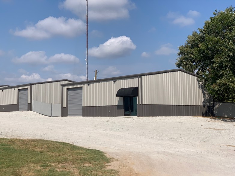 Primary Photo Of 1011 Upper Denton Rd, Weatherford Warehouse For Lease