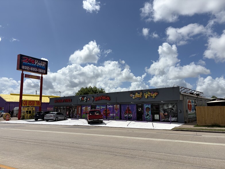 More Photos Of 1415-1419 S Loop Fwy W, Houston Storefront Retail Office For Sale