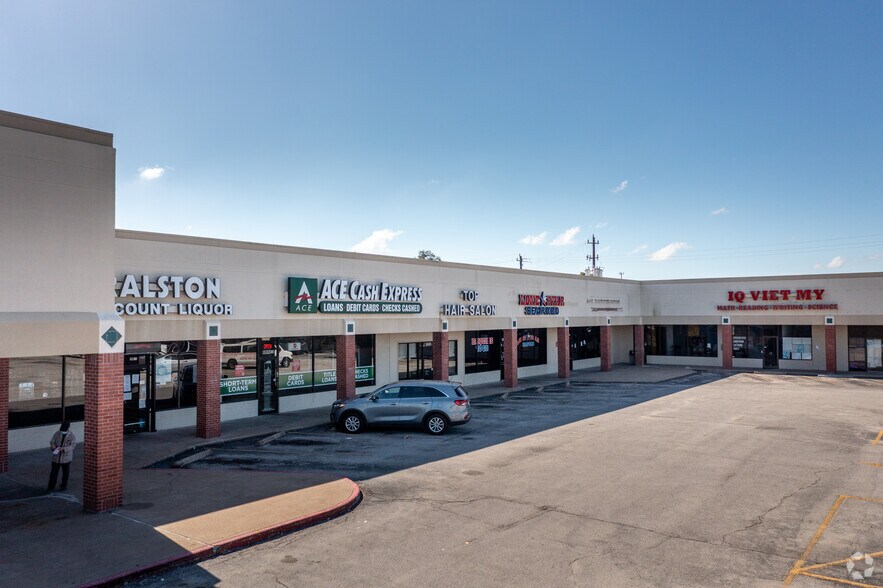 More Photos Of 10910-10998 Fuqua St, Houston Unknown For Lease