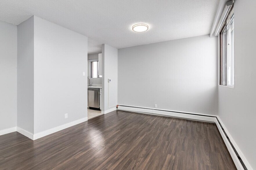 More Photos Of 2105 90 Av SW, Calgary Apartments For Lease