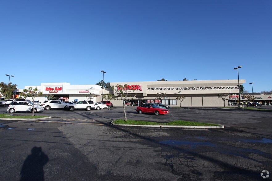 More Photos Of 20101-20141 Sherman Way, Winnetka Unknown For Lease