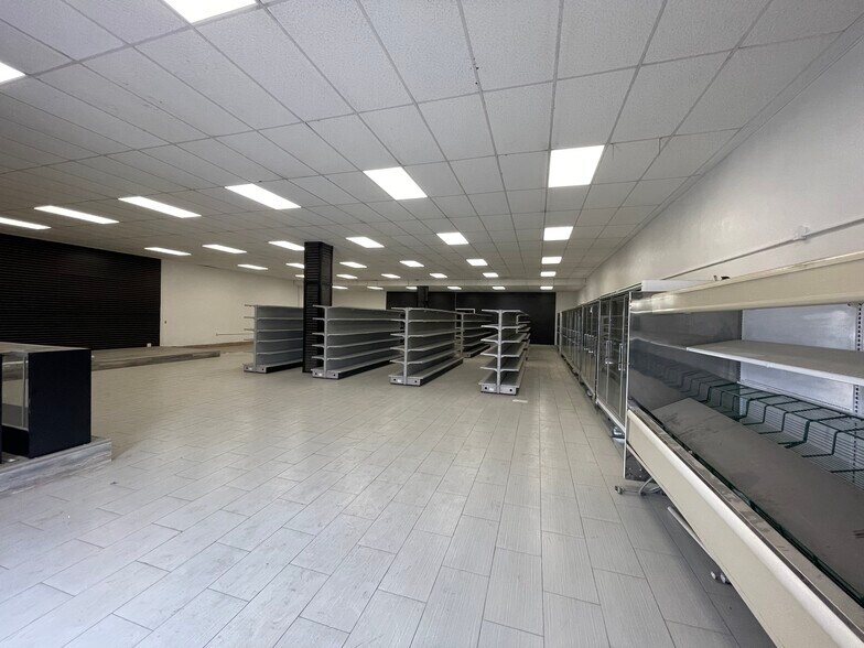 More Photos Of 913 N Chester Ave, Bakersfield Storefront For Lease