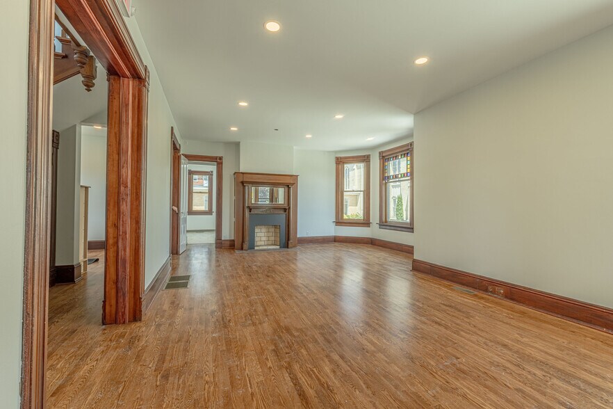 More Photos Of 1303 11th St, Monroe Storefront Retail Office For Lease