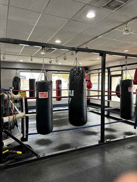 More Photos Of 3338 US Highway 9, Freehold Unknown For Lease