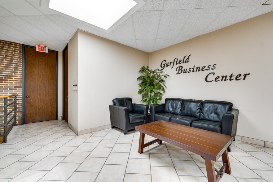 More Photos Of 4305 N Garfield St, Midland Medical For Lease