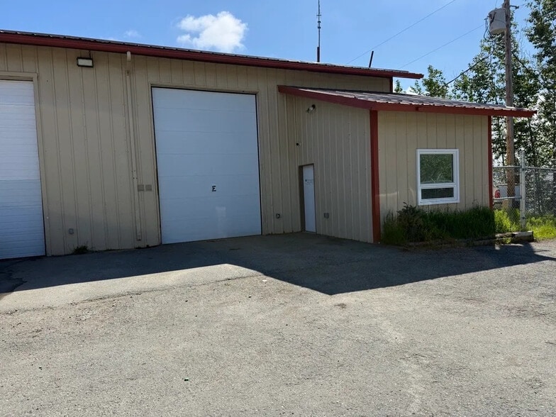 More Photos Of 276 E Danna Ave, Wasilla Warehouse For Sale