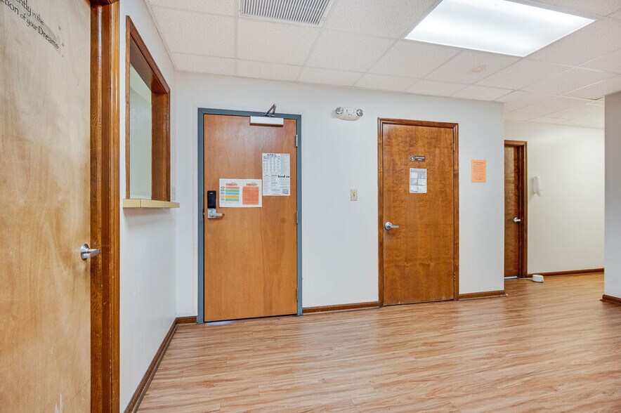 More Photos Of 231 Memorial Dr, Jacksonville Medical For Sale