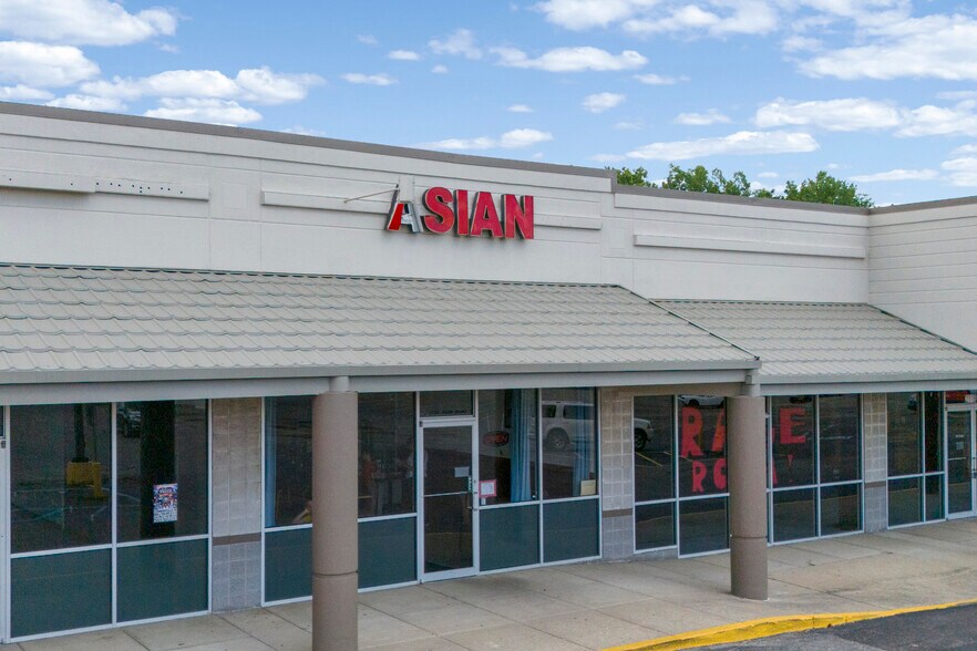 More Photos Of 2100-2202 N Park Rd, Connersville Unknown For Lease