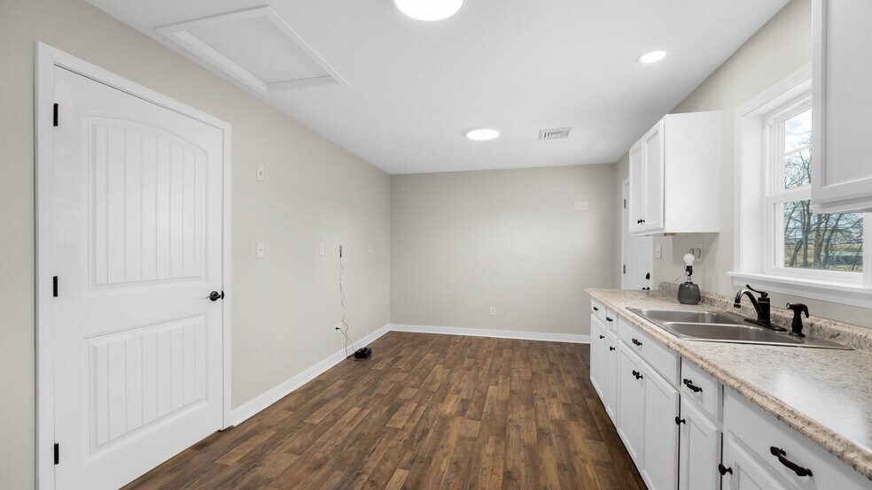 More Photos Of 900 Highway 42, Iberia Freestanding For Sale