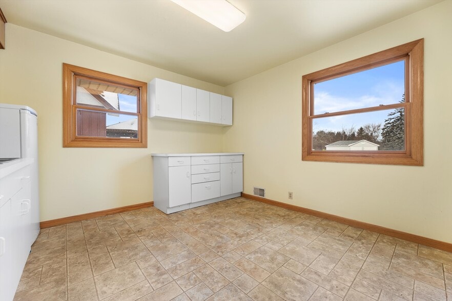 More Photos Of 11801 W Janesville Rd, Hales Corners Office For Sale
